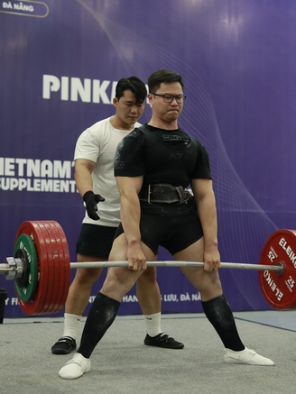 Kỷ lục quốc gia bị phá ở vòng loại powerlifting Việt Nam