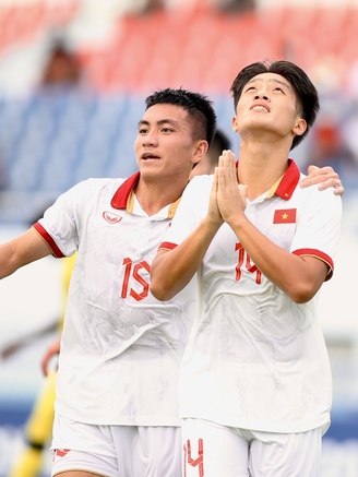 Thắng U.23 Malaysia, U.23 nước Việt Nam giành vé nhập chung cuộc Đông Nam Á