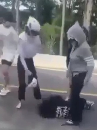 Triệu tập nhóm thiếu nữ đánh hội đồng cô gái trong clip ở Đà Lạt