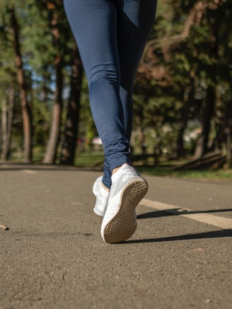 Ngày mới với tin tức sức khỏe: Cách đi bộ giúp tim khỏe, kéo dài tuổi thọ
