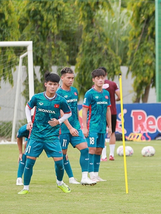 Đội tuyển U.23 Việt Nam đầu tư trung vệ 18 tuổi sau chuyến 'du học' Đức