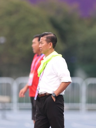 HLV Hoàng Anh Tuấn rất tức giận: ‘Nếu cứ đá thế này, Olympic Việt Nam sẽ về nước sớm’