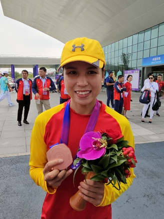 Hà Thị Vui: ‘HCĐ ASIAD đúng ngày sinh nhật, ngày mai kiếm thêm HCV rồi em lấy… chồng’