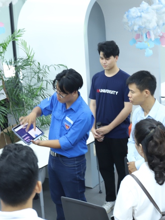 Mỗi thanh niên sẽ là những tuyên truyền viên tích cực chống các thế lực thù địch