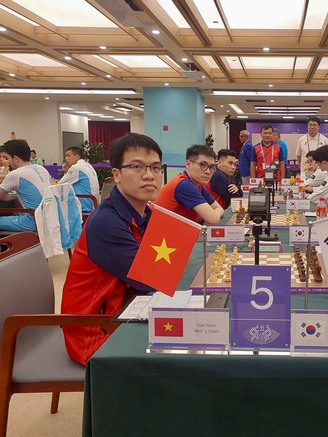 ASIAD 19: Cờ vua Việt Nam cầm chân đội Trung Quốc, cửa sáng tranh HCV