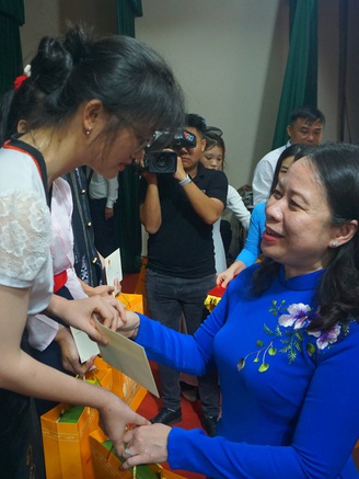 Phó chủ tịch nước Võ Thị Ánh Xuân dự khai giảng năm học mới tại Thanh Hóa