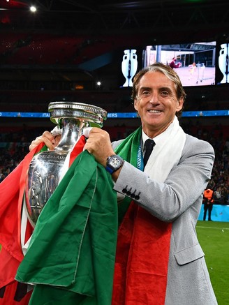 HLV danh tiếng Mancini so sánh Asian Cup hay ngang EURO, giới báo chí ngỡ ngàng