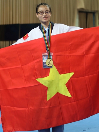 Cô gái vàng của taekwondo: Thể thao giỏi, học tập tài năng