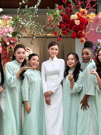 Cao Thiên Trang lên xe hoa sau nửa tháng thi Hoa hậu Hoàn vũ Việt Nam