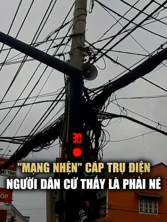 'Mạng nhện' dây điện giăng kín lối, gặp ai cũng né vì nỗi lo cháy nổ