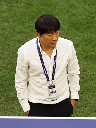 HLV Shin Tae-yong hồi hộp chờ các đối thủ quyết định… số phận đội tuyển Indonesia