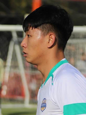 Cựu cầu thủ SLNA ngất trên sân 'phủi' Nhật Bản: Làm sao tránh chuyện tương tự?