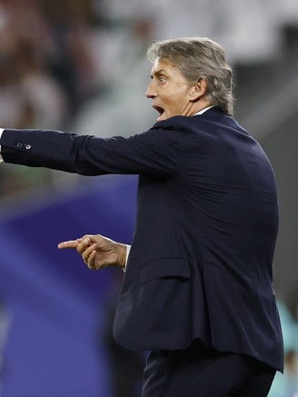 Sếp lớn của bóng đá Ả Rập Xê Út nổi giận với HLV Mancini
