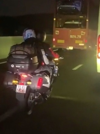 Vì sao để xe mô tô 'khủng' lọt vào cao tốc Phan Thiết - Dầu Giây?