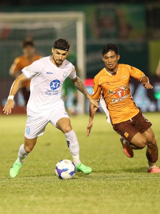 Lịch thi đấu vòng 4 V-League: Vì sao có 2 cặp đấu muộn hơn đến nửa tháng?