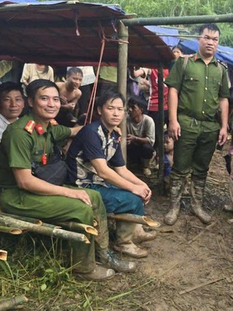 Trưởng thôn người Mông cứu 115 dân thoát lũ nhờ quyết định táo bạo