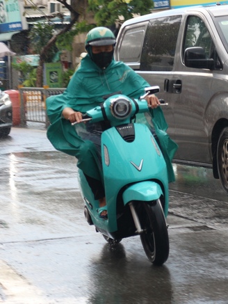 Chiều nay mưa không quá lớn nhưng nhiều tài xế muốn tắt app