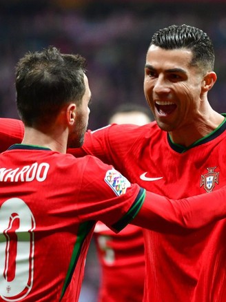 Ronaldo ghi bàn vào lưới Ba Lan sau 17 năm, Bồ Đào Nha nối dài mạch thắng