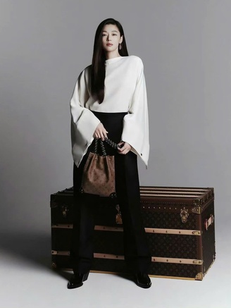 Jun Ji Hyun trở thành đại sứ thương hiệu mới của Louis Vuitton