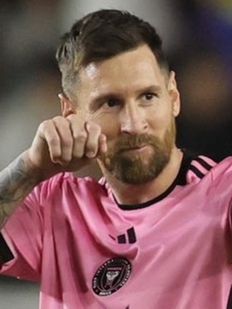 CĐV nhí gây sốt khi ‘dám’ thử thách Messi ăn mừng bàn thắng theo cách lạ