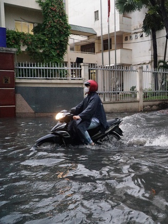 18 tuyến đường ở TP.HCM thường xuyên bị ngập nước mà người dân cần biết