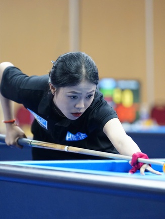 Billiards 3 băng: Nữ cơ thủ 20 tuổi gây ấn tượng mạnh