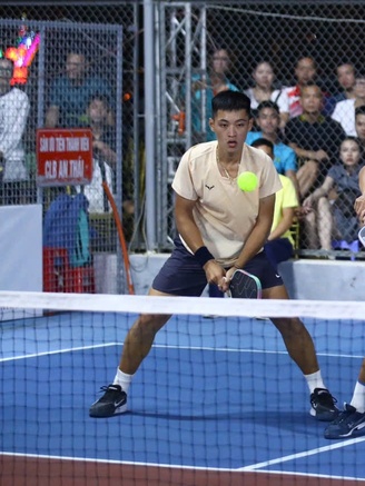 Linh Giang - Vinh Hiển thống trị pickleball Việt Nam