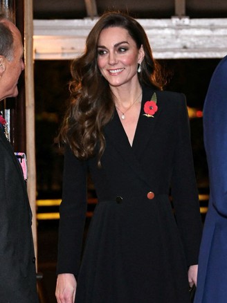 Kate Middleton tái xuất rạng rỡ sau thời gian điều trị ung thư