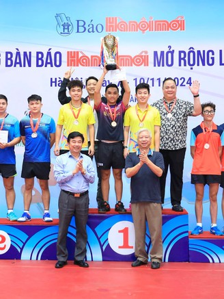 Những người chiến thắng tại giải bóng bàn tranh Cúp Báo Hànộimới 2024
