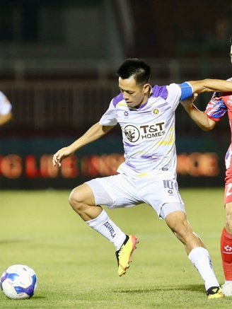 V-League: Căng thẳng nghẹt thở cuộc đua đỉnh bảng, đáy bảng cũng có kém nóng đâu!