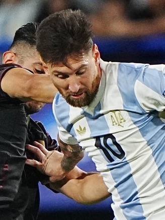 Messi kiến tạo đẹp mắt cho Lautaro Martinez ghi bàn: Đội tuyển Argentina lấy lại niềm vui