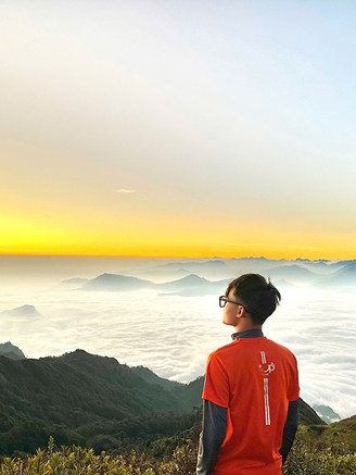 Chàng trai 21 tuổi chinh phục 15 đỉnh núi cao của Việt Nam