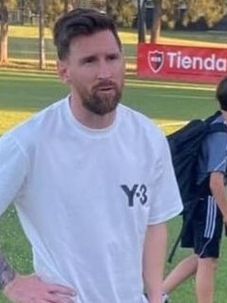 Messi lên kế hoạch trọng đại: Tháp tùng con trai đi thi đấu quốc tế