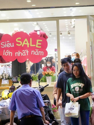 Nhiều nơi khuyến mãi khủng dịp Black Friday nhưng người mua vẫn thất vọng, vì sao?