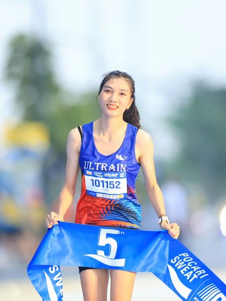 8.000 VĐV tranh tài sôi nổi giải chạy Pocari Sweat Run Việt Nam 