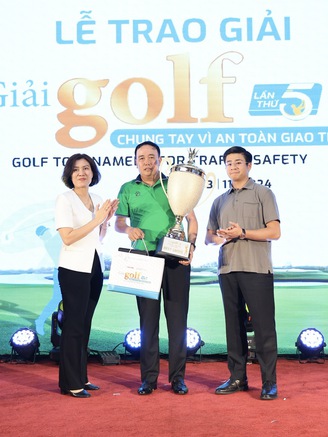 Hoàng Quân vô địch giải golf Chung tay vì an toàn giao thông