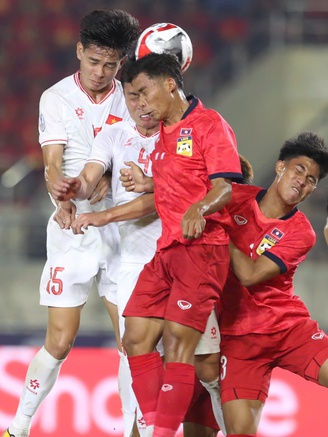 AFF Cup: Mặt sân Việt Trì đẹp, đội tuyển Việt Nam đã có thể đá đẹp?