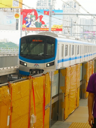 Metro số 1 còn 5 ngày khai trương: Các nhà ga dưới lòng đất hiện giờ ra sao?