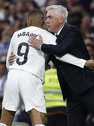 HLV Ancelotti tiết lộ gây sốc về Mbappe, Ngoại hạng Anh biến động lớn