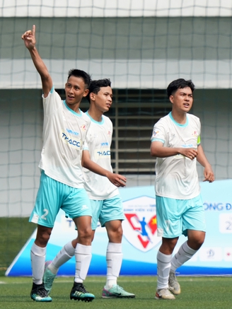 CĐ Bách Khoa Sài Gòn 2-1 ĐH Tài chính - Marketing: Màn lội ngược dòng xuất sắc