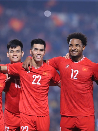 AFF Cup, đội tuyển Việt Nam 3-1 Singapore: Lần thứ 5 tiến vào trận chung kết