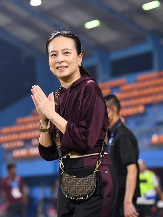 Madam Pang lộ tham vọng đưa đội tuyển Thái Lan đến World Cup 2026