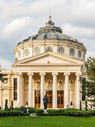 Bucharest, thủ đô sôi động và đầy màu sắc của Romania xinh đẹp