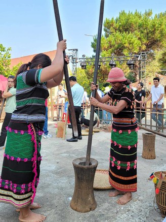 Nhộn nhịp ngày hội xuân trên cao nguyên đất đỏ M’Nông