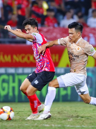 V-League thiếu cầu thủ ngôi sao để kéo khán giả đến sân