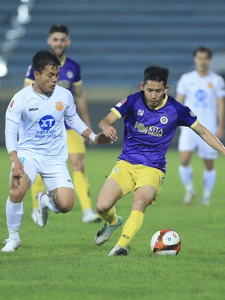 Tưởng không hay mà hay không tưởng, Nam Định thắng ngược Hà Nội FC trong 8 phút bù giờ