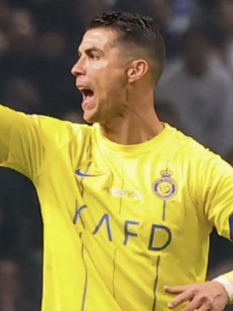 Chỉ bị cấm thi đấu 1 trận sau hành vi phản cảm, Ronaldo lên tiếng giải thích