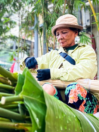 Độc đáo phiên chợ bán lá 'gói đất, gói trời' mỗi năm chỉ họp một lần dịp tết