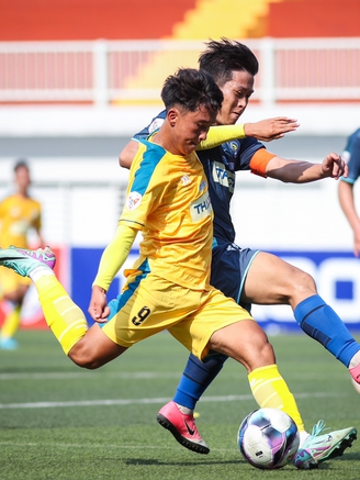 Trường CĐ KTCN Nha Trang 2-0 Trường ĐH Kinh tế Huế: Tân binh thể hiện sức mạnh