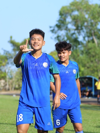 Con trai Quang Hải tiếp tục tỏa sáng với cú hat-trick